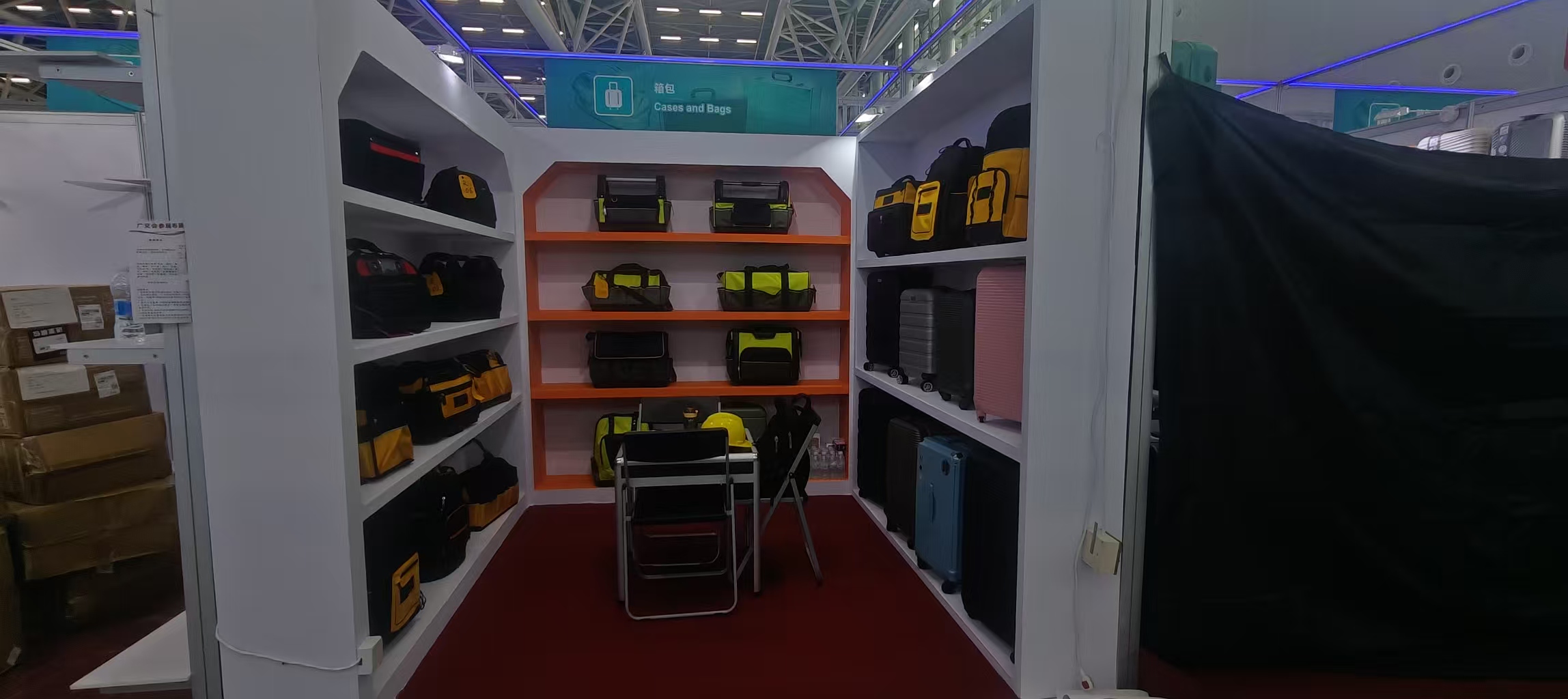 Perusahaan Kami Berhasil Menampilkan Kemampuan Manufaktur Tas Perkakas Profesional di Canton Fair Musim Gugur 2025